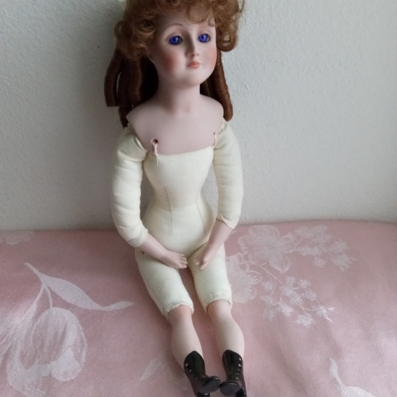 Vintage Victorian Reproduction Artist Porcelain Doll - Picture 15 of 15